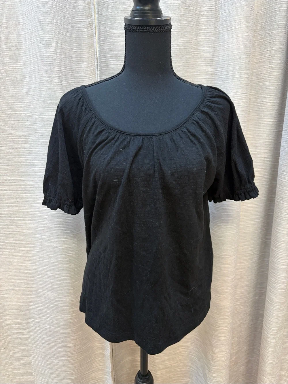 Banana Republic Women's Black Scoop Neck Short Puff Sleeve Blouse